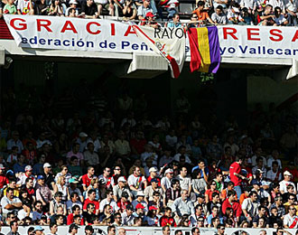 Otros seguidores del Rayo Vallecano s han podido darse cita en el Martnez Valero.