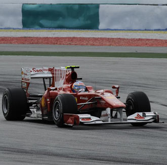 Alonso durante la carrera en Malasia