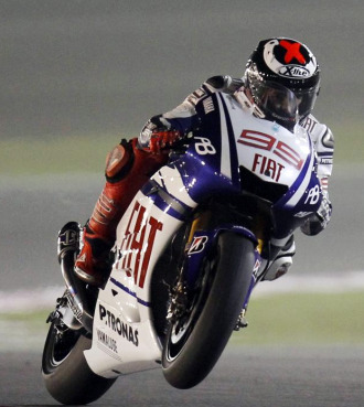 Jorge Lorenzo rueda con su Yamaha en Qatar