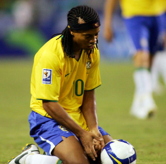 Ronaldinho en un partido con Brasil en septiembre de 2008