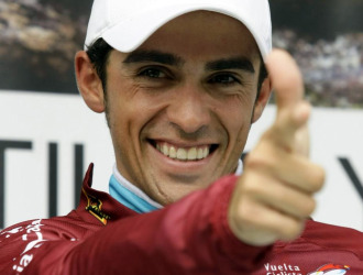 Contador celebra su victoria en la Vuelta a Castilla y Len.