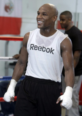 El boxeador estadounidense Floyd Mayweather, entrenando.