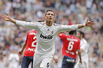 Cristiano Ronaldo celebra su gol frente a Osasuna