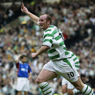 Hartson celebra el gol del Celtic