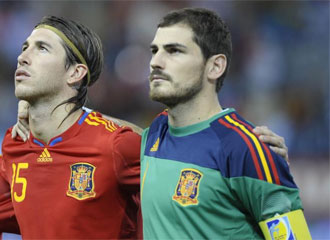 Casillas junto a Ramos, que tambin asisti a la presentacin del libro del periodista de Radio MARCA Miguel ngel Daz