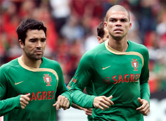 Deco y Pepe, en un entrenamiento con Portugal