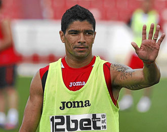 Renato, en un entrenamiento con el Sevilla