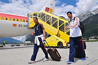 Sergio Ramos y Ral Albiol, a la llegada de la seleccin nacional a Innsbruck