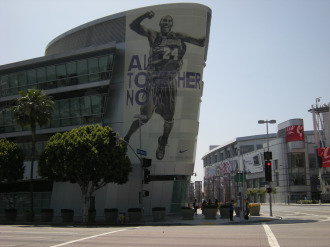 Anuncio de Kobe Bryant en L.A.