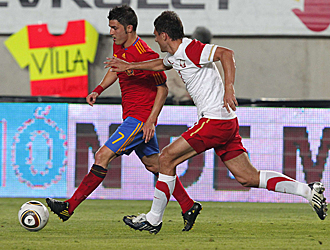Villa intenta deshacerse de un jugador polaco en carrera