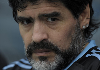 Maradona pone mala cara