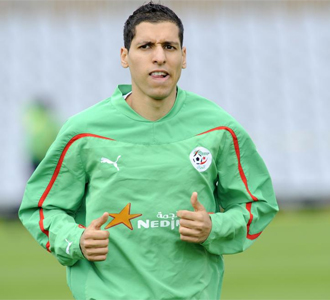 Karim Matmour liderar a Argelia ante Eslovenia.