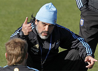 Maradona durante un entrenamiento.