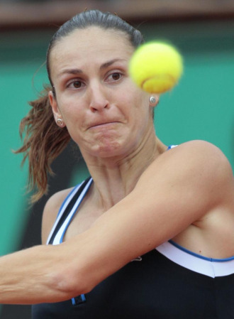 Arantxa Parra durante un partido en Roland Garros.