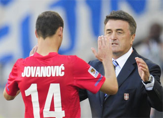 Antic felicita a Jovanovic tras conseguir el gol que les dio el triunfo