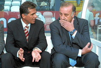 Del Bosque y Queiroz comparten banquillo en un partido benfico en septiembre de 2003