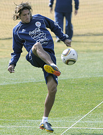 Enrique Vera, durante el entrenamiento de Paraguay de este jueves.
