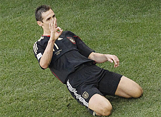 Klose celebra su tercer gol del Mundial.