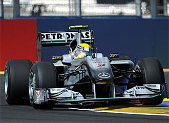 Rosberg, rodando en el circuito de Valencia