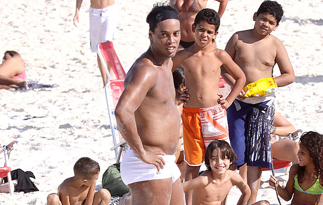 Ronaldinho, en la playa