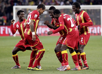Los jugadores ghaneses celebran un gol conseguido durante el Mundial