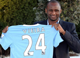 Patrick Vieira en la presentacin de su nuevo equipo, el Manchester City
