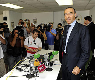 Luis Oliver, en la rueda de prensa de su presentacin como nuevo accionista mayoritario del Betis
