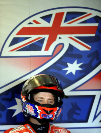 Casey Stoner, en box de Ducati, su equipo hasta final de temporada