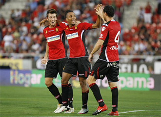 Los jugadores del Mallorca celebran un gol en el encuentro ante el Atltico de Madrid