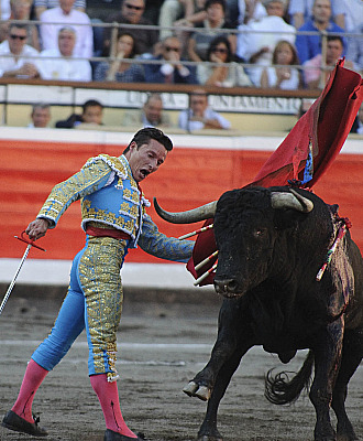 Gran actuacin de Diego Urdiales ante un buen toro de Victorino