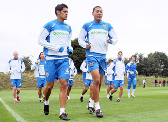 Los jugadores del Valencia en un entrenamiento.