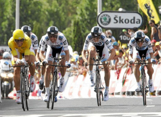 Cancellara, al frente de Saxo Bank en el Tour 2009.