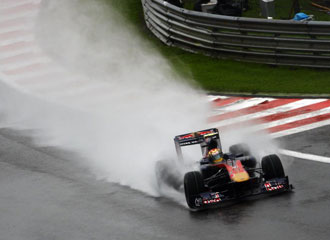 Alguersuari se pasa de frenada durante el Gran Premio de Spa