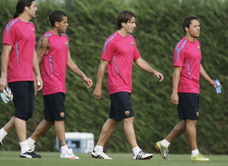 Pinto, Alves, Maxwell y Adriano durante la sesin de entrenamiento azulgrana