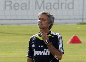 Jos Mourinho, en un entrenamiento con el Madrid.