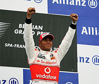 Hamilton celebra su victoria en Spa.