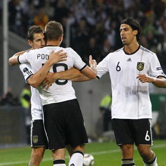 Los jugadores alemanes celebran uno de los goles
