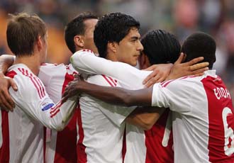 El Ajax venci en la jornada del sbado con dos goles de Luis Surez