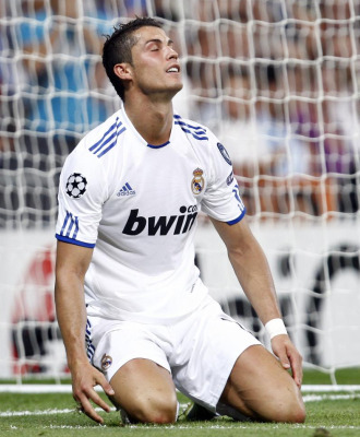 Cristiano Ronaldo se lamenta de un gol fallado