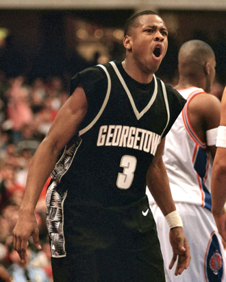 La imagen del de Hampton con una camiseta corta debajo del uniforme oficial de su Universidad comenz a hacerse un hueco en las retinas de los aficionados al basket