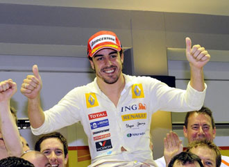 Alonso ya gan con Renault en Singapur