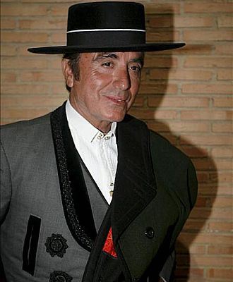 Ortega Cano, vestido con un traje campero
