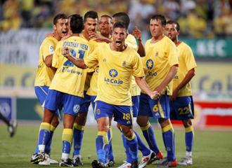 Los jugadores de Las Palmas celebran un gol ante el Alcorcn.