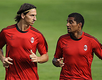 Boateng, junto a Ibrahimovic en un entrenamiento del Milan