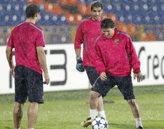 Messi se divierte jugando con sus compaeros