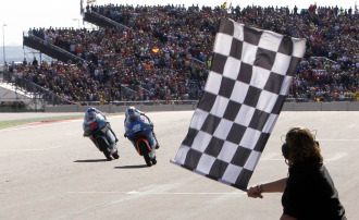 Pol Espargaro gana la carrera de 125 cc en Alcaiz
