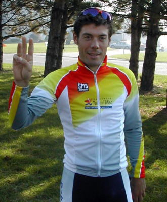 Freire tras ganar su tercer Mundial en 2004.
