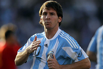 Messi celebra un gol con Argentina