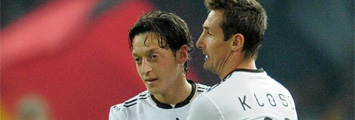 Özil y Klose