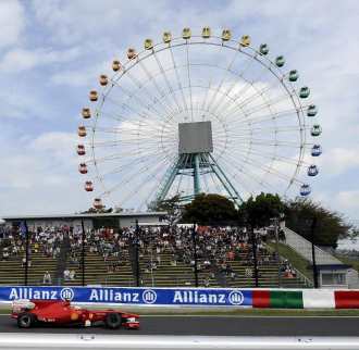 Fernando Alonso, a los mandos de su F10 en Suzuka